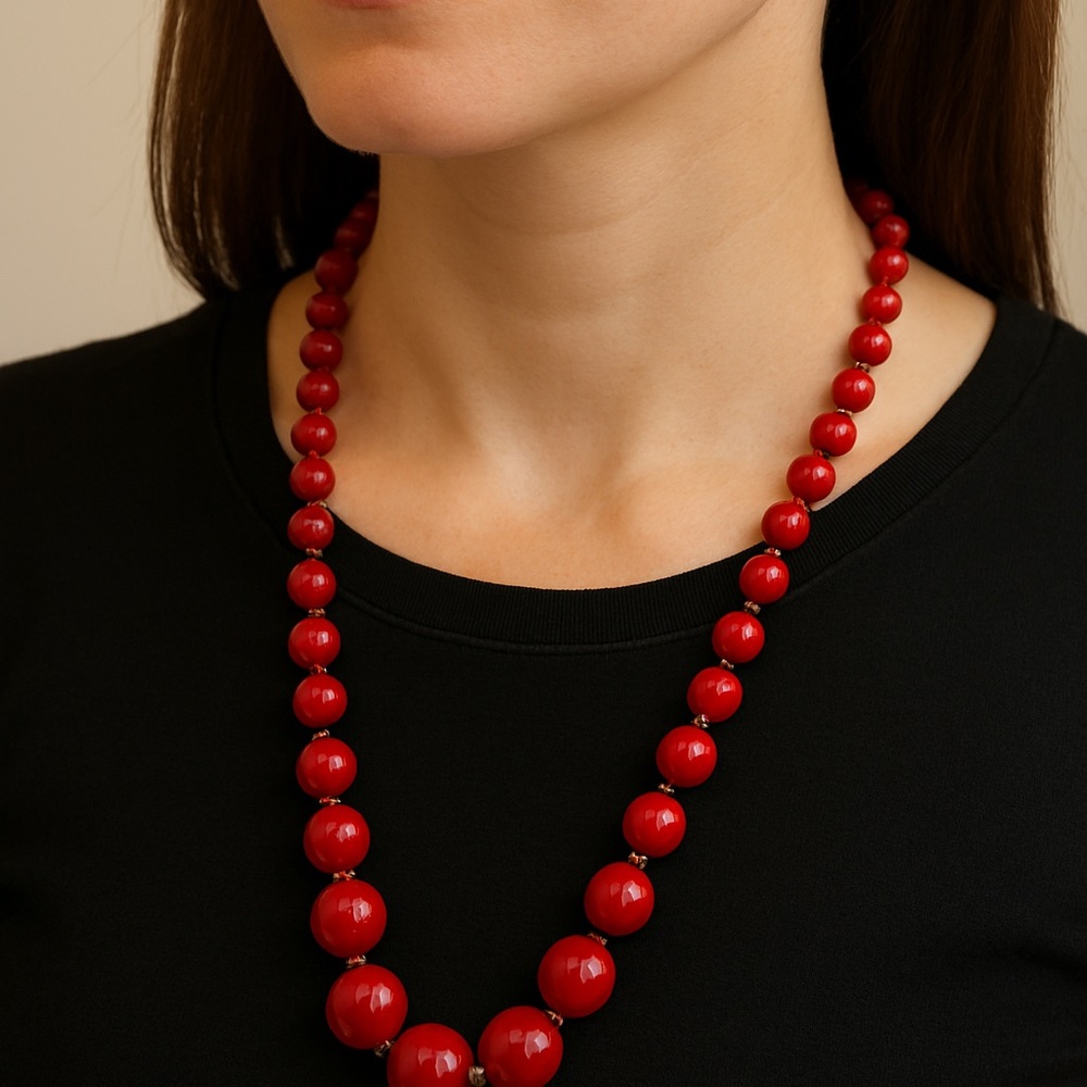 Claire’s Red Bead Necklace Graduated beads 30” long